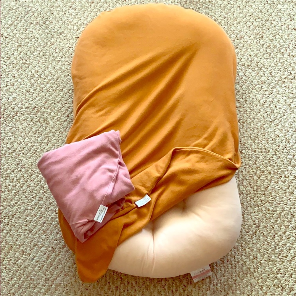 Snuggle me Original, included 2 pillow cases.